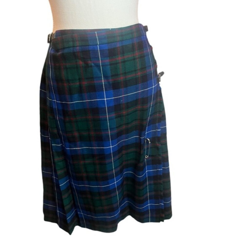 Vintage wool kilt tartan plaid vintage size 10 comes with kilt pin Hunt Club